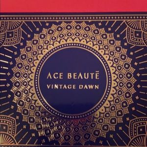 Ace beautè eye shadow pallet